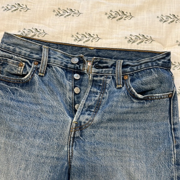 Vintage Levi’s Jeans - Picture 4 of 7